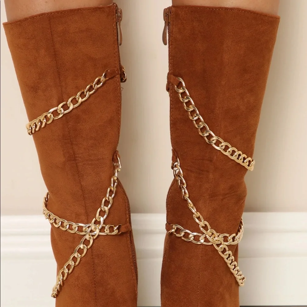 No Hard 🌹 Feelings Chain Boots - Tan